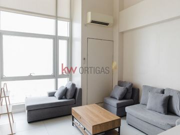 Rush Sale! 1 BR Loft in Twin Oaks Place
