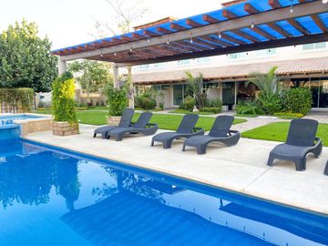 Casa con alberca, roof garden con jacuzzi