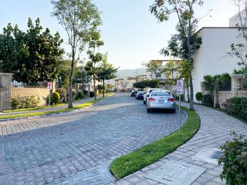 Casa con alberca, roof garden con jacuzzi