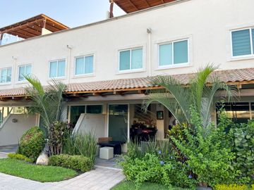 Casa con alberca, roof garden con jacuzzi