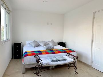 Casa con alberca, roof garden con jacuzzi