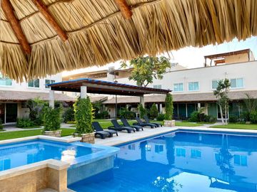 Casa con alberca, roof garden con jacuzzi