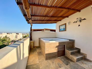 Casa con alberca, roof garden con jacuzzi