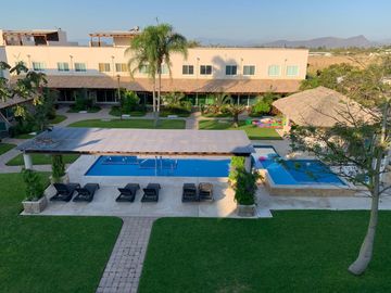 Casa con alberca, roof garden con jacuzzi