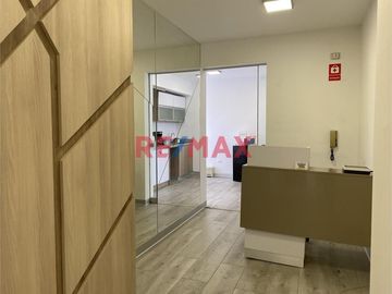 Oficina En Venta En El Corazon De Miraflores