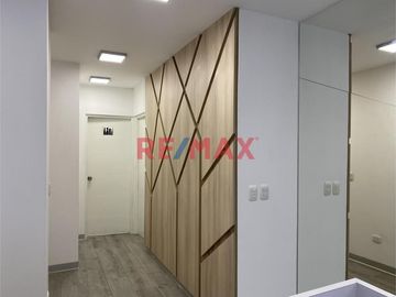 Oficina En Venta En El Corazon De Miraflores