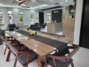 VIP Modern corner house located in chateau de parix, south forbes silang cavite with overlooking view of Mt. Makiling and Laguna De Bay