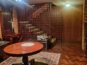 HERMOSA CASA EN VENTA EN LA CALLE MANUEL UGARTECHE - SELVA ALEGRE
