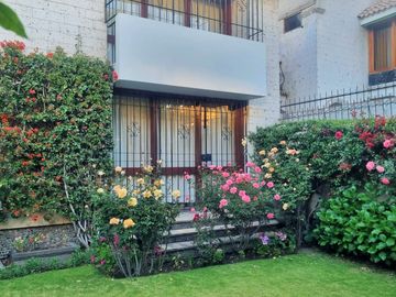 HERMOSA CASA EN VENTA EN LA CALLE MANUEL UGARTECHE - SELVA ALEGRE