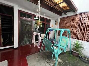 Rumah Darmo Permai Timur Dukuh Pakis Surabaya dekat Mayjen Sungkono Kupang Indah SHM