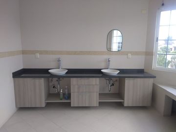 RESIDENCIA EN VENTA EN CACALOMACAN