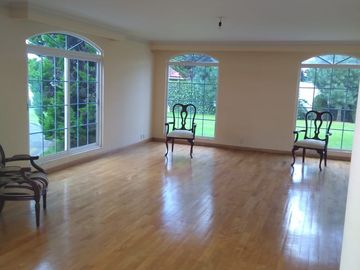 RESIDENCIA EN VENTA EN CACALOMACAN
