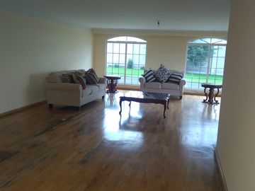 RESIDENCIA EN VENTA EN CACALOMACAN