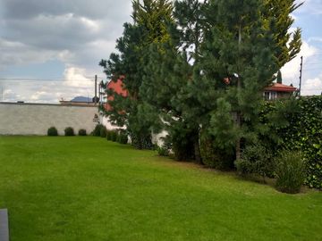 RESIDENCIA EN VENTA EN CACALOMACAN