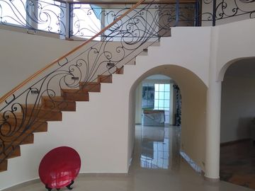 RESIDENCIA EN VENTA EN CACALOMACAN
