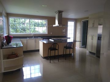 RESIDENCIA EN VENTA EN CACALOMACAN