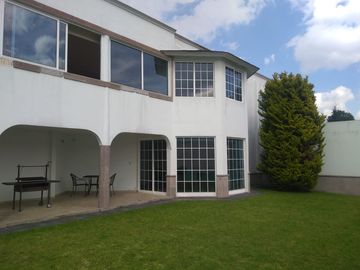 RESIDENCIA EN VENTA EN CACALOMACAN