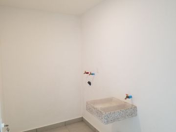 Estrene nuevo Departamento a 800 metros de la estación Lerma del Tren Interurbano y una cuadra de Walmart Plazas Outlet.