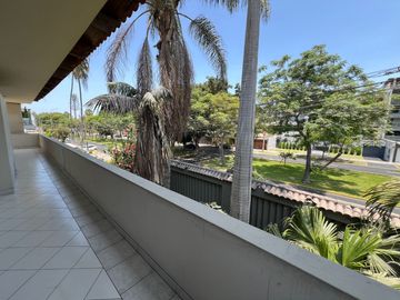 VENTA CASA  970 M2 - CHACARILLA – SURCO – HERMOSA