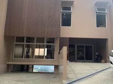 Luxury House for Sale with Overlooking Mountain View in Baguio City