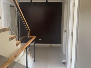 Luxury House for Sale with Overlooking Mountain View in Baguio City
