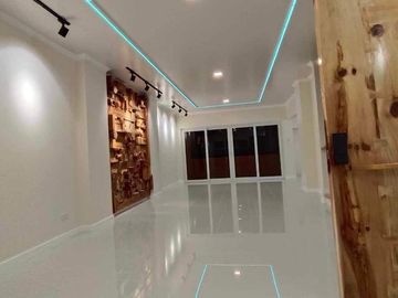 Luxury House for Sale with Overlooking Mountain View in Baguio City
