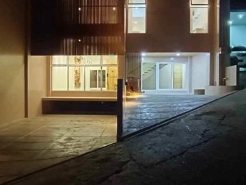 Luxury House for Sale with Overlooking Mountain View in Baguio City