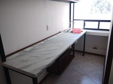 VENTA DE EDIFICIO SEMI NUEVO EN AV. SOLIDARIDAD POR SORIANA RIO, VARIAS OFICINAS, O LOFTS, ESTACIONAMIENTO