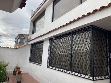 CASA RENTERA, SANGOLQUI. inchalillo