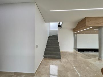 CASA CAMPESTRE EN ENVIGADO-LOMA DEL ESMERALDAL