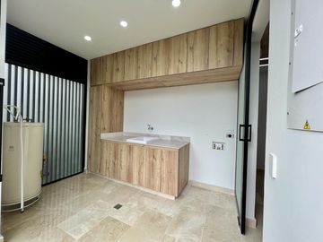 CASA CAMPESTRE EN ENVIGADO-LOMA DEL ESMERALDAL