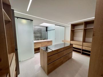 CASA CAMPESTRE EN ENVIGADO-LOMA DEL ESMERALDAL