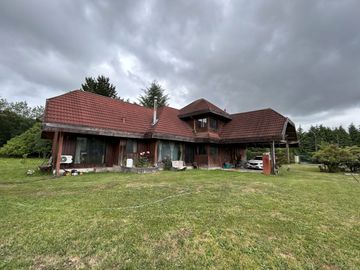 VENDE CASA EN CONDOMINIO 5D. 5B CIUDAD DE PUERTO VARAS