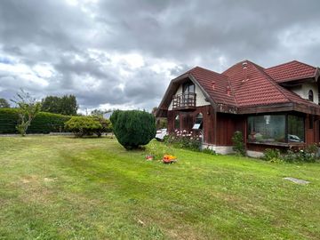 VENDE CASA EN CONDOMINIO 5D. 5B CIUDAD DE PUERTO VARAS