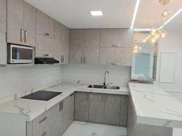 Venta Suite en Samborondón Plaza cerca a la Clínica Kennedy - S030