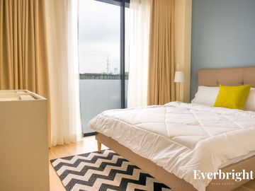 Rush Sale!  2BR Unit in St. Moritz Private Estate Mckinley West Taguig