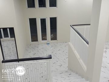 Dijual Rumah Cantik The Green Vineyard BSD City Tangerang Selatan Bagus Mewah Lokasi Strategis