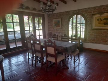 SE VENDE HERMOSA CASA DE CAMPO EN PACHACAMAC de 1,525M2 de A.T.