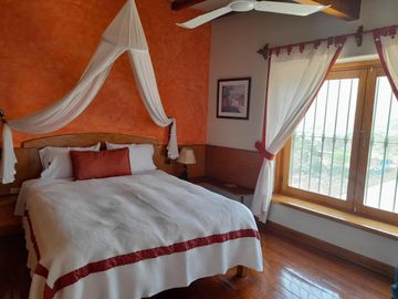 SE VENDE HERMOSA CASA DE CAMPO EN PACHACAMAC de 1,525M2 de A.T.