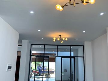VENTA DE CASA DE DOS PISOS EN ESTRENO  EN BOULEVARD PARK PLAZA - PIURA