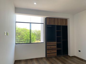 VENTA DE CASA DE DOS PISOS EN ESTRENO  EN BOULEVARD PARK PLAZA - PIURA