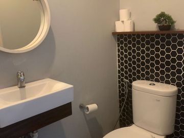 DIJUAL RUMAH PERUMAHAN (Semi Furnished) OZONE RESIDENCE BINTARO JAKARTA SELATAN.
