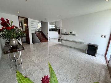 Venta De Casa Moderna En Condominio Privado – Sol De La Molina