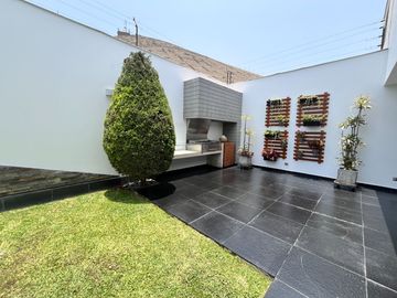 Venta De Casa Moderna En Condominio Privado – Sol De La Molina