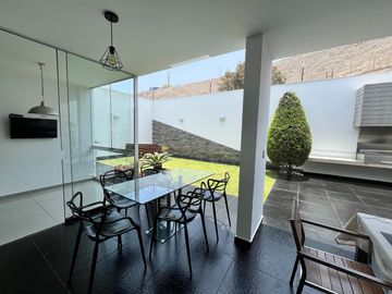 Venta De Casa Moderna En Condominio Privado – Sol De La Molina