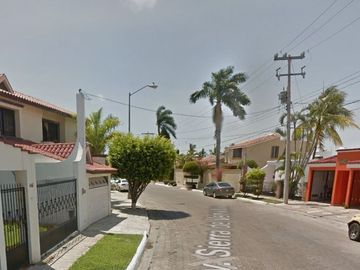 Hermosa y amplia casa en remate en Lomas de Maztlan, Mazatlan, Sinaloa