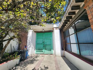 Casa de una planta para Remodelar en Av Hidalgo, Colonia San Bernardino.