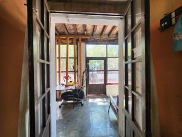 Casa de una planta para Remodelar en Av Hidalgo, Colonia San Bernardino.