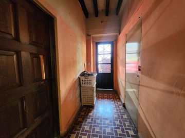 Casa de una planta para Remodelar en Av Hidalgo, Colonia San Bernardino.