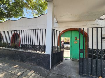 Casa de una planta para Remodelar en Av Hidalgo, Colonia San Bernardino.